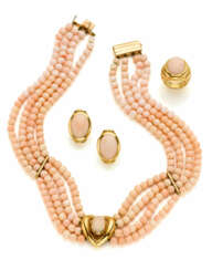 Pink coral and yellow gold jeweller…