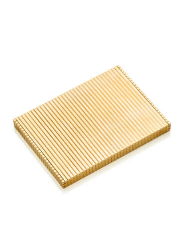 Yellow ribbed gold cigarette box, g… - photo 1