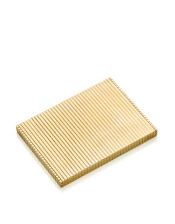 Yellow ribbed gold cigarette box, g… - photo 2