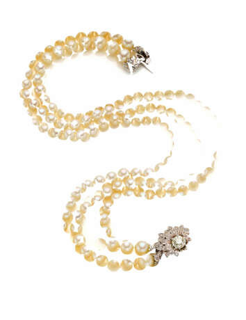 Three strand graduated pearl neckla… - photo 1