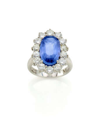 Oval ct. 6.12 circa sapphire and di… - photo 1