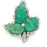 M.FONTANA Carved emerald, diamond and platinum leaf - фото 1