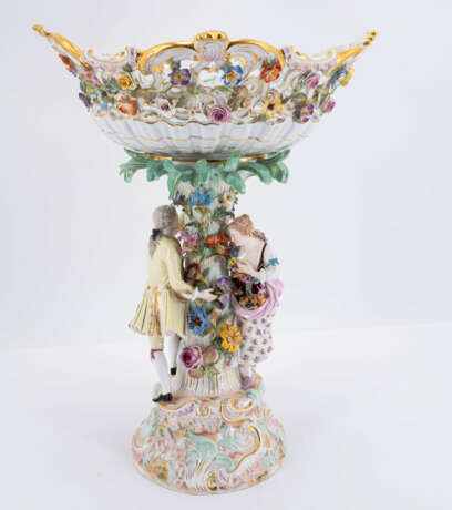 CENTREPIECE WITH GALLANT COUPLE - photo 4