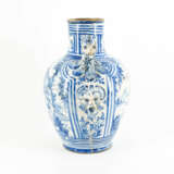 Pair of large vases with figural handles - фото 3