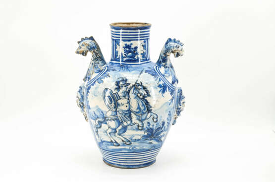 Pair of large vases with figural handles - photo 10