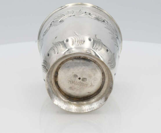 Pair of bell beakers with gilt interior - photo 7
