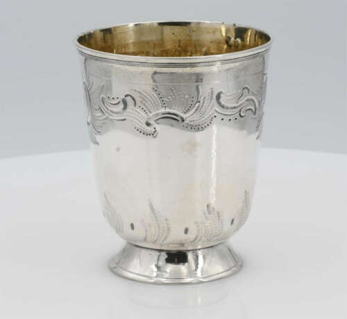 Pair of bell beakers with gilt interior - Foto 10