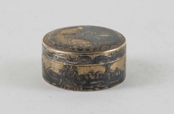 Small round box with shepherdess and couples in landscapes - photo 4