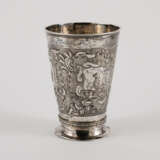 Lidded Beaker with Rocaille Cartouches with Cupid and Birds - фото 3