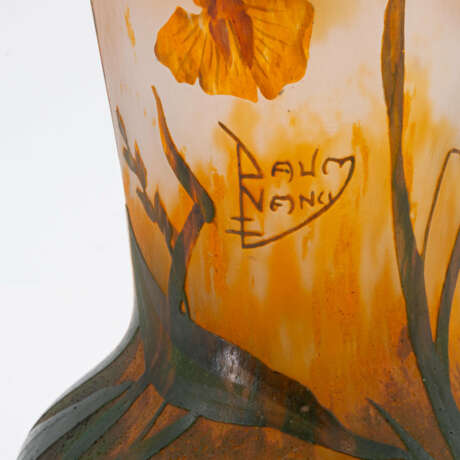 Vase with orchid decor - photo 7
