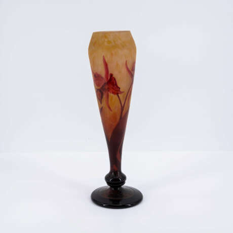 Large club shaped vase with daffodils - Foto 2