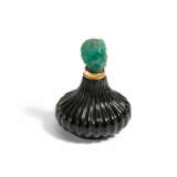 Small perfume flacon with antique-like woman's head - фото 1