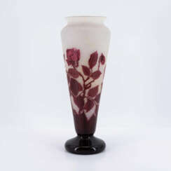 Large Vase with Rose blossoms