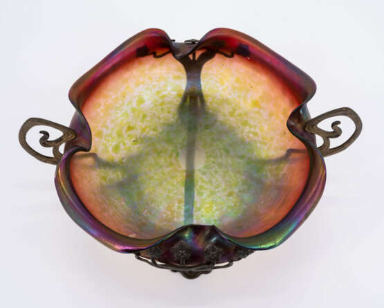 Irisierende Schale mit Metallmontierung - Foto 5