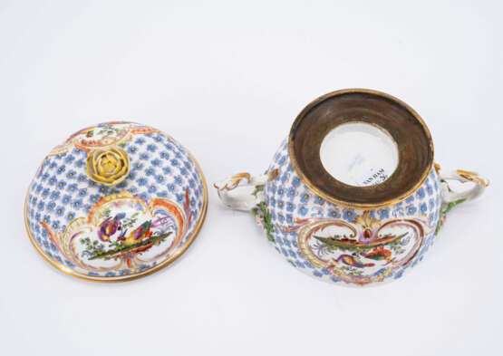 Small lidded tureen with presentoir - фото 8