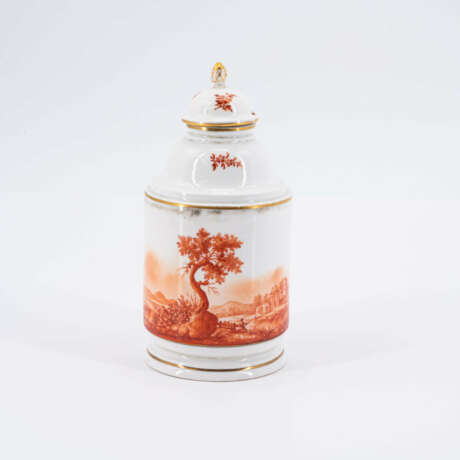 Tea caddy with circumferential landscape in iron red camaieu - photo 4