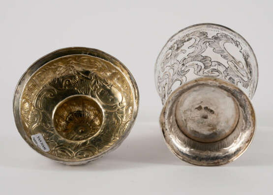 Lidded beaker with rocaille cartouches and birds - photo 5