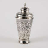Lidded beaker with rocaille cartouches and birds - photo 3