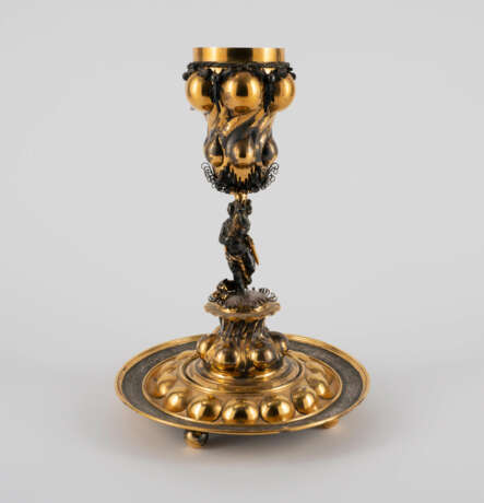 Large historism goblet with cupid on presentoir - photo 5