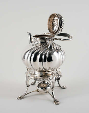 Large teapot with twisted features on rechaud - Foto 5