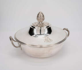 Tureen with cone knob and de Tournon families coat of arms
