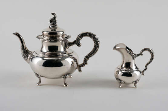 Large coffee and tea set with rocaille curves - фото 8