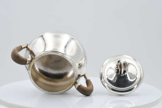 Coffee set with martellé surface and vegetal knobs - фото 14