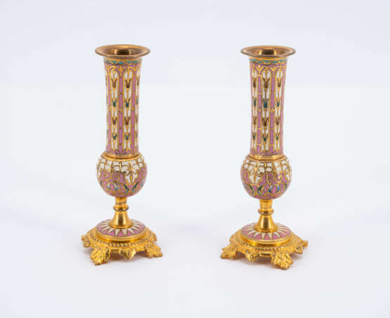 Pair of small candlesticks with cloisonné decor - фото 1
