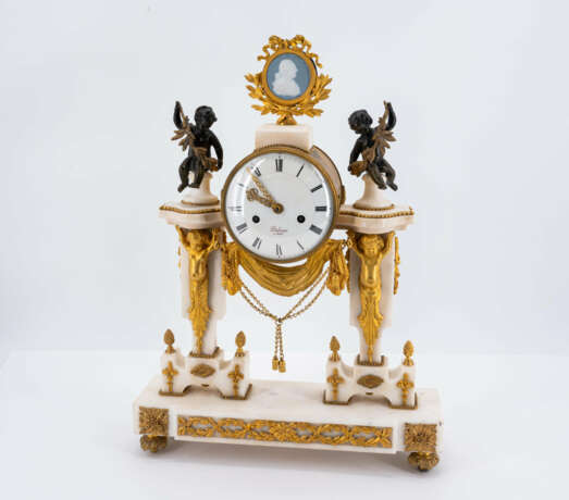 Portal pendulum clock Louis XVI - photo 1