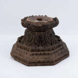 Bulbous vase on wooden base - Foto 8