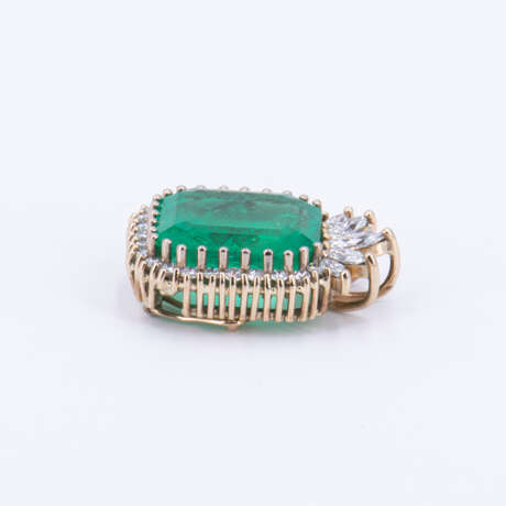 Emerald Diamond Pendant - фото 2