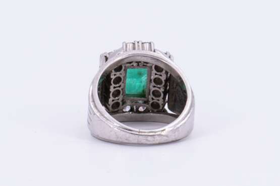 Emerald Diamond Ring - фото 3