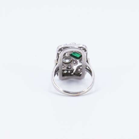 Emerald Diamond Ring - фото 3