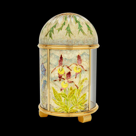 PATEK PHILIPPE. A UNIQUE AND STUNNING GILT BRASS DOME TABLE CLOCK WITH CLOISONN&#201; ENAMEL DEPICTING MOUNTAIN FLOWERS - photo 5