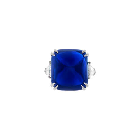 `THE ROYAL BLUE`
IMPRESSIVE SAPPHIRE AND DIAMOND RING - photo 1