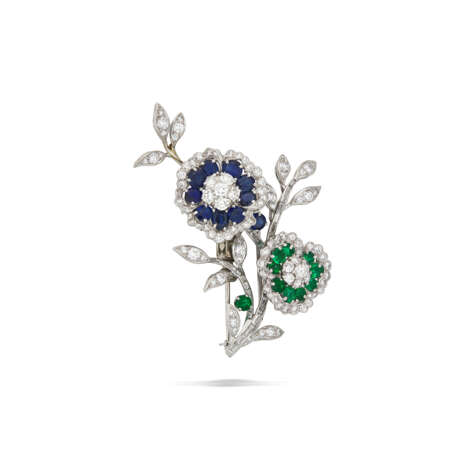 VAN CLEEF & ARPELS SAPPHIRE, EMERALD AND DIAMOND FLOWER BROOCH - Foto 1