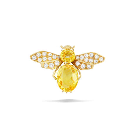 VAN CLEEF & ARPELS YELLOW SAPPHIRE AND DIAMOND 'BEE' BROOCH - photo 1