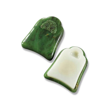 A WHITE JADE INKSTONE AND A SPINACH-GREEN JADE INKSTONE BOX AND COVER - photo 2