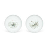 A PAIR OF FAMILLE VERTE DISHES - photo 1