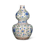 A RARE LARGE POLYCHROME DOUBLE-GOURD VASE - фото 2