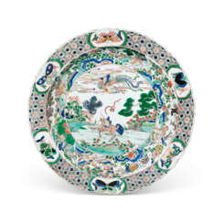 A FAMILLE VERTE &#39;MYTHICAL BEAST’ DISH