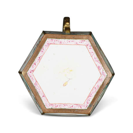 A PAINTED ENAMEL HEXAGONAL INKWELL AND COVER - фото 5