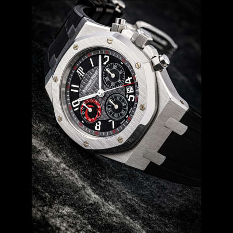 AUDEMARS PIGUET. A STAINLESS STEEL LIMITED EDITION AUTOMATIC CHRONOGRAPH WRISTWATCH WITH DATE - Foto 1