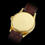 PATEK PHILIPPE. AN 18K GOLD WRISTWATCH WITH SWEEP CENTRE SECONDS - photo 2