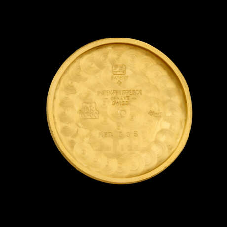 PATEK PHILIPPE. AN 18K GOLD WRISTWATCH WITH SWEEP CENTRE SECONDS - photo 4