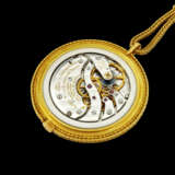 PATEK PHILIPPE. AN 18K GOLD OPEN-FACE POCKET WATCH WITH 18K GOLD CHAIN - Foto 2