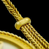 PATEK PHILIPPE. AN 18K GOLD OPEN-FACE POCKET WATCH WITH 18K GOLD CHAIN - Foto 5