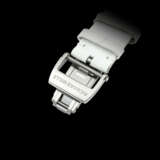 RICHARD MILLE. AN 18K WHITE GOLD AND DIAMOND-SET AUTOMATIC SEMI-SKELETONISED WRISTWATCH WITH SWEEP CENTRE SECONDS AND DATE - Foto 3