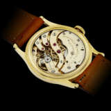 PATEK PHILIPPE. AN EXCEPTIONAL AND THE ONLY KNOWN 18K GOLD WRISTWATCH WITH ENAMEL DIAL - photo 3