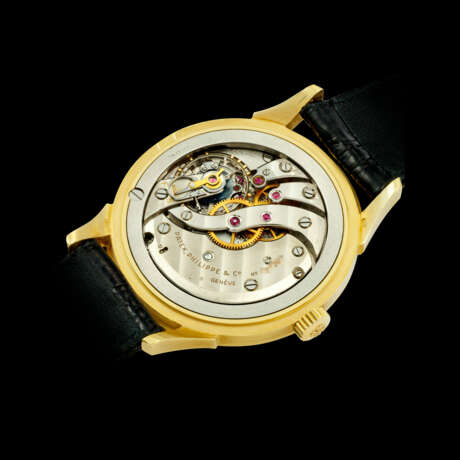 PATEK PHILIPPE. AN EXTREMELY RARE 18K GOLD WRISTWATCH - Foto 3